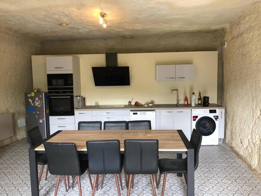Nuit Insolite Dans Une Troglodyte ! Villa Nazelles-Negron Exteriör bild