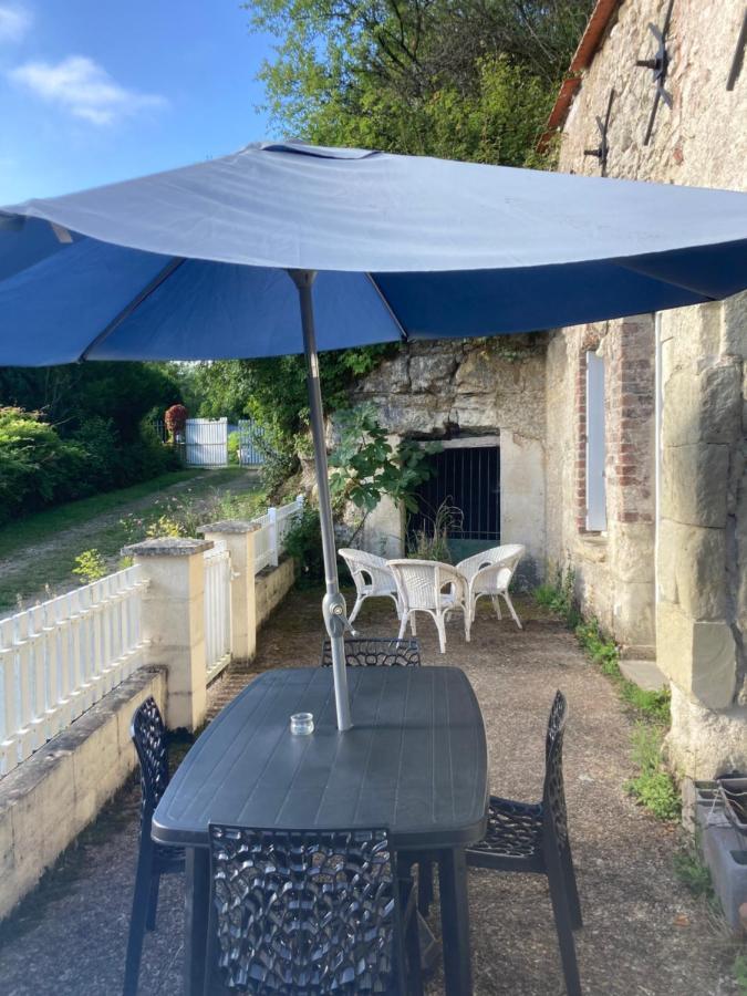 Nuit Insolite Dans Une Troglodyte ! Villa Nazelles-Negron Exteriör bild