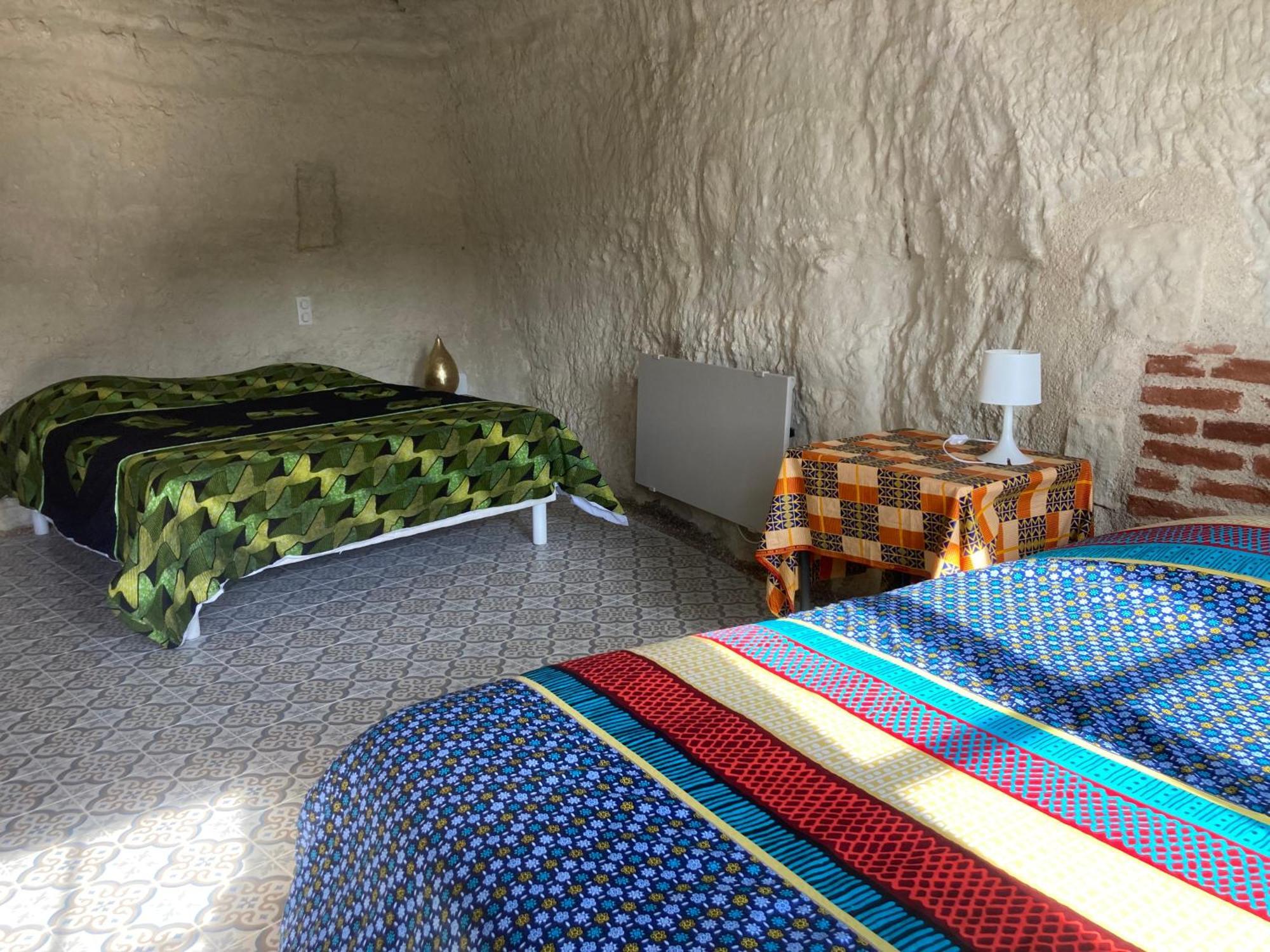 Nuit Insolite Dans Une Troglodyte ! Villa Nazelles-Negron Exteriör bild